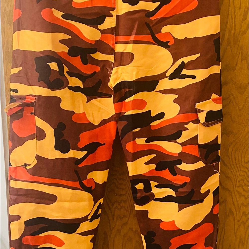 Cute n’ spicy camouflage pants
